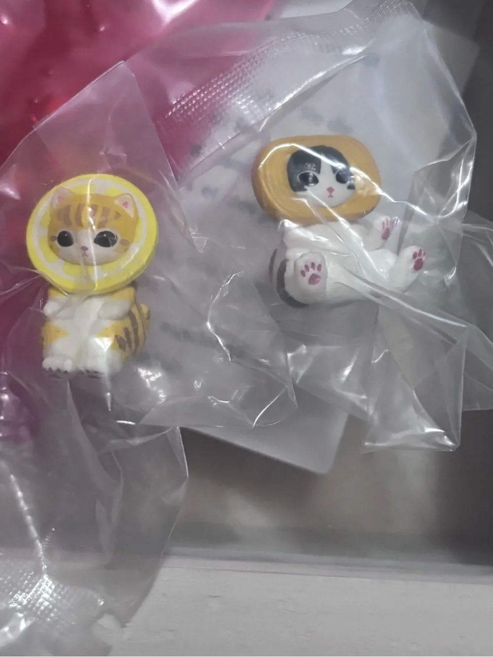 Various Mofusand figurines and Hippers